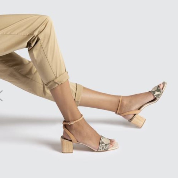 Dolce Vita ZARITA SANDALS IN YELLOW - Picture 4 of 5